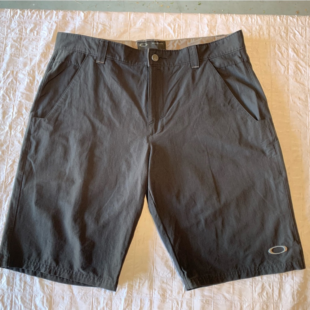 Oakley Mens Size 38W Casual Black Lightweight Pocket Shorts